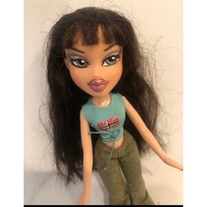 Bratz MGA 2001 Flaunt It‎ Jade doll wearing original top.